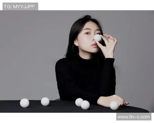 足球明星头像的女人展现独特魅力与个性风采的时尚新潮流